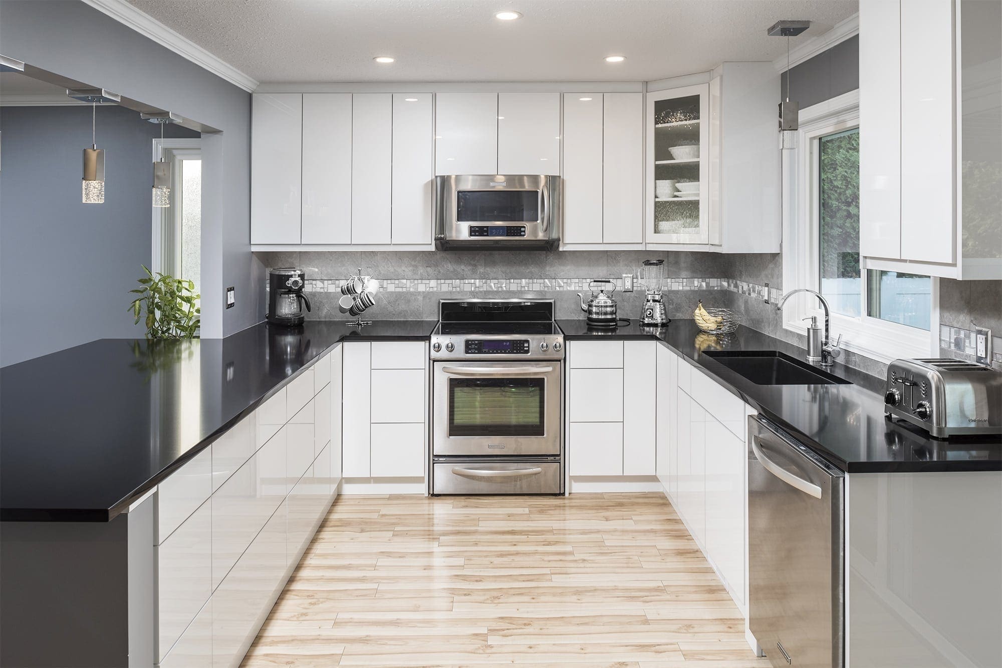 Kitchen renovation with interactive hotspots